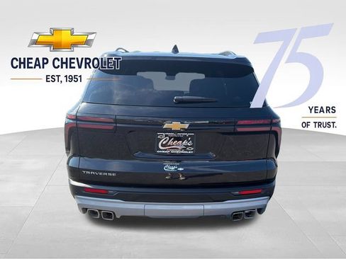 Used 2026 Chevrolet Traverse LT FWD image 4