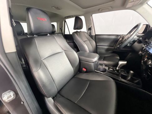 Used 2022 Toyota 4Runner TRD Off-Road Premium w/ Moonroof Package AWD/4WD image 31