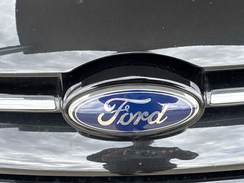 Used 2014 Ford Focus Titanium FWD image 11