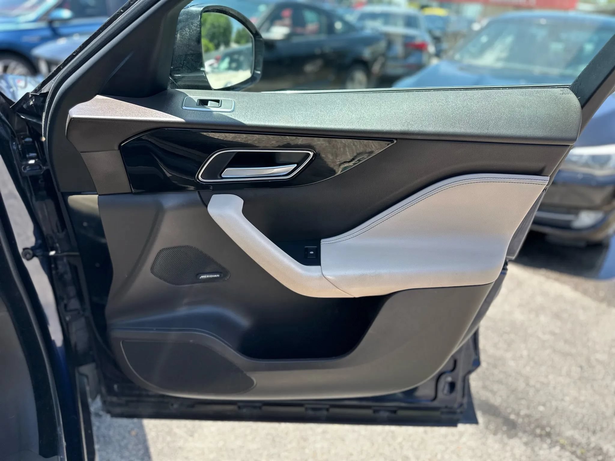 Used 2018 Jaguar F-PACE Prestige AWD/4WD image 21