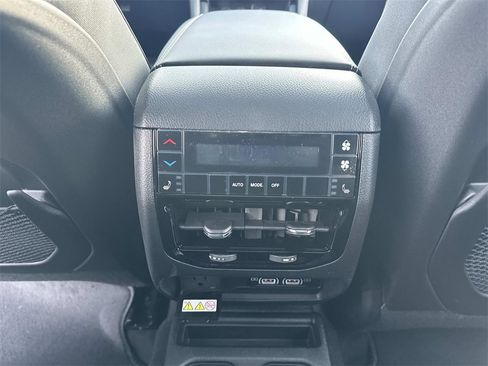 New 2025 Jeep Grand Cherokee L Limited w/ Black Appearance Package image 11