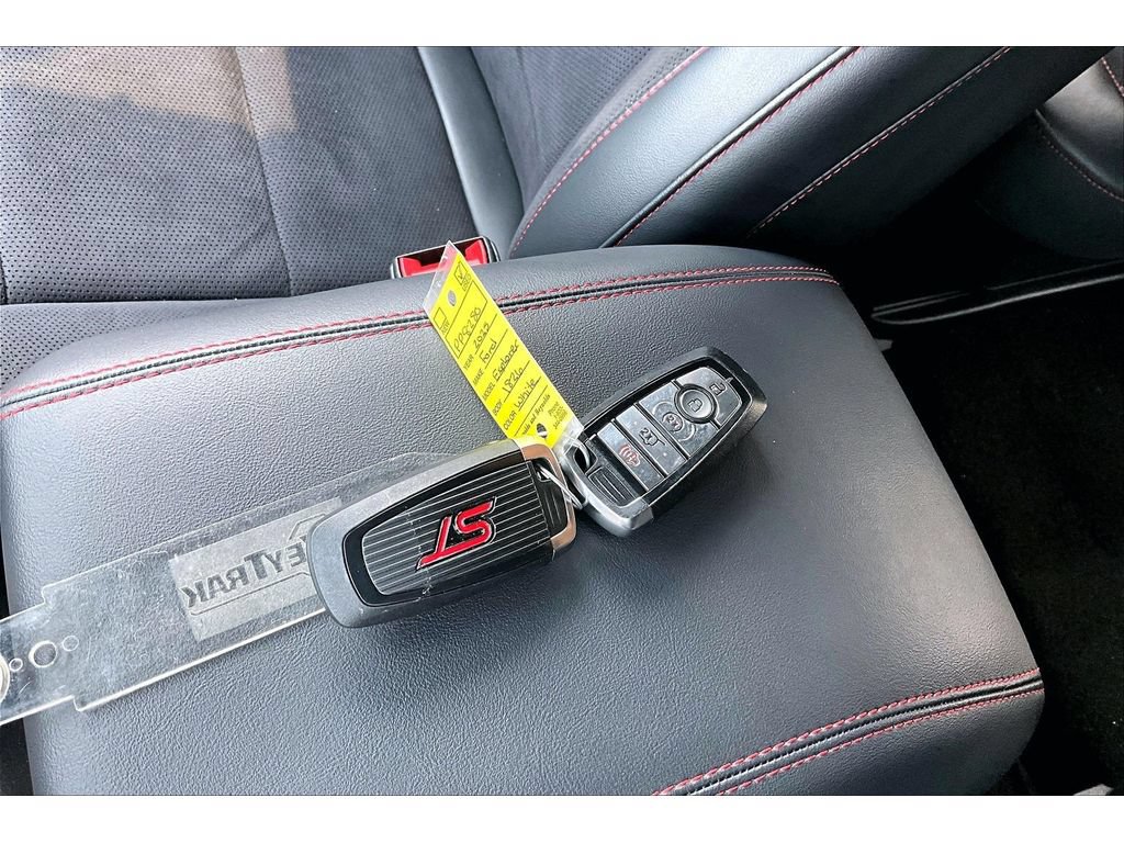Used 2025 Ford Explorer ST AWD/4WD image 57