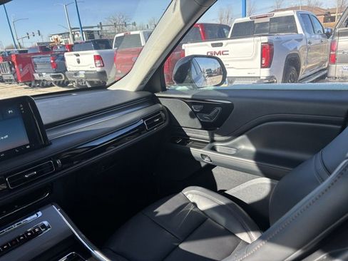 New 2026 Lincoln Aviator Premiere image 19