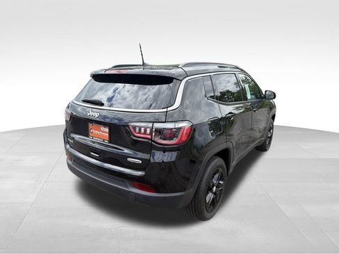 Used 2023 Jeep Compass Latitude w/ Convenience Group AWD/4WD image 7