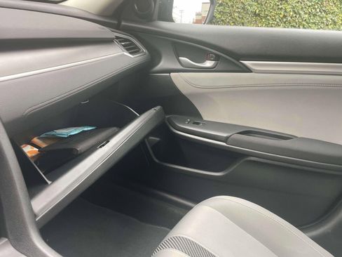 Used 2018 Honda Civic EX image 32