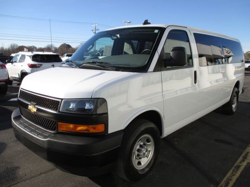 Used 2023 Chevrolet Express 3500 LS image 7