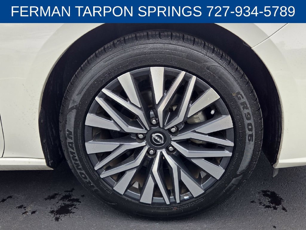 Used 2025 Nissan Altima 2.5 SV FWD image 10