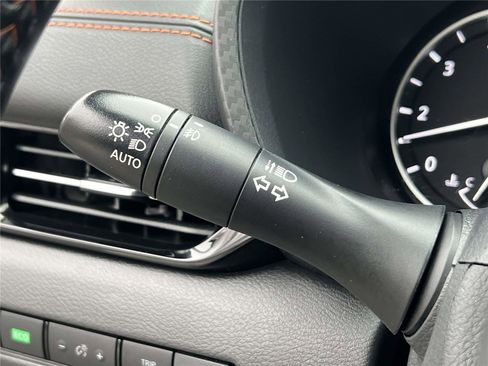 Certified 2023 Nissan Sentra SR w/ Trunk Package image 30