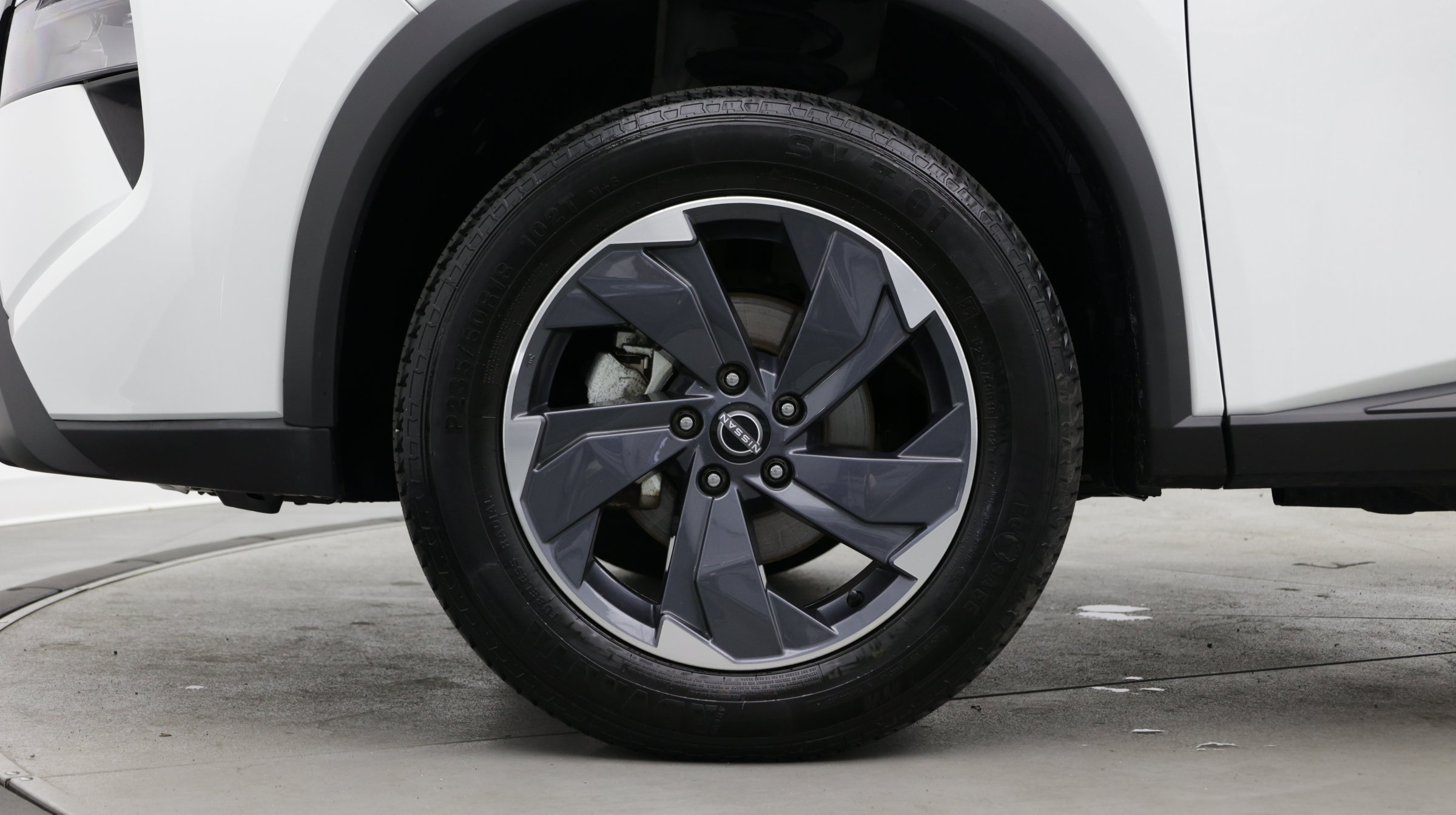 Used 2024 Nissan Rogue SV FWD image 8