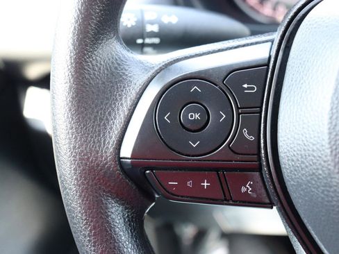 Used 2025 Toyota RAV4 XLE image 28