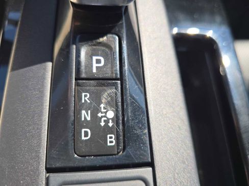 Used 2025 Toyota Prius XLE image 32