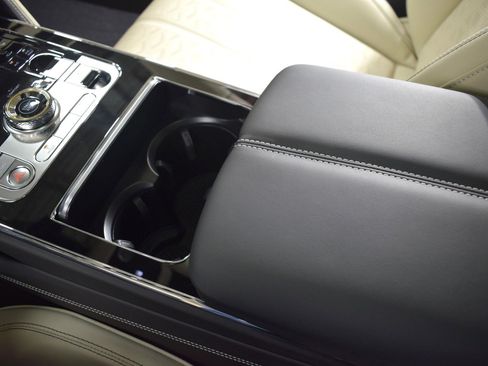 New 2025 Bentley Flying Spur Plug-In Hybrid image 34