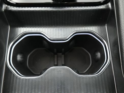 New 2025 Jeep Grand Cherokee Altitude image 9