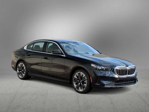 New 2026 BMW 530i xDrive image 2
