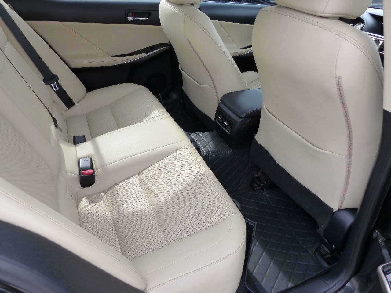 Used 2016 Lexus IS 300 AWD w/ Navigation System Package image 17