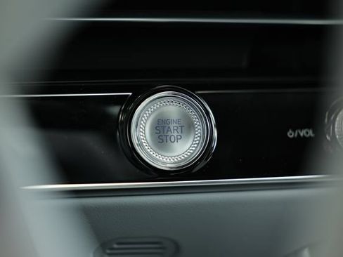 New 2026 Genesis GV70 2.5T Advanced AWD/4WD image 39
