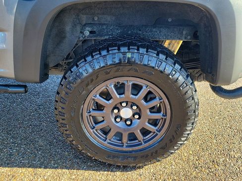 Used 2021 Chevrolet Colorado ZR2 w/ Colorado ZR2 Bison Edition image 32