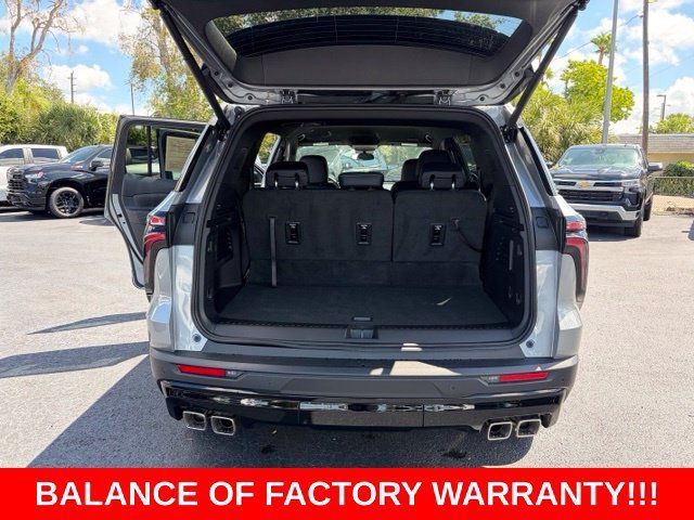 Used 2026 Chevrolet Traverse LT w/ Midnight/Sport Edition FWD image 17