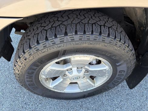 Used 2014 Toyota Tacoma 4x4 Access Cab V6 w/ TRD Sport Package image 16