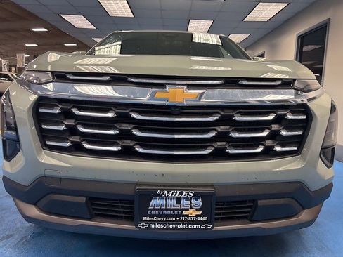 New 2026 Chevrolet Equinox LT w/ Convenience Package II FWD image 13