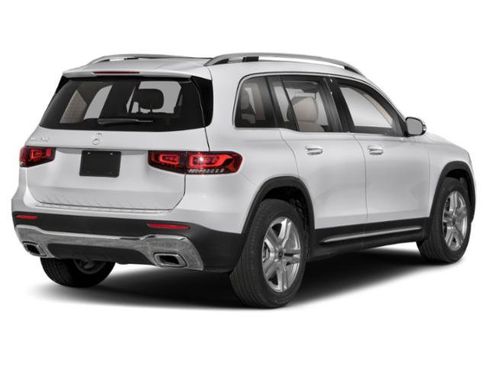Used 2022 Mercedes-Benz GLB 250 4MATIC image 2