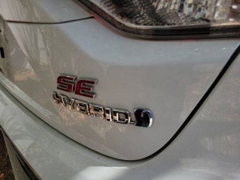 Used 2023 Toyota Corolla SE w/ SE Package image 5