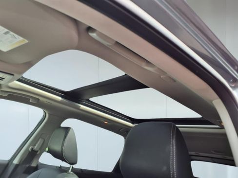 Used 2022 Nissan Rogue SL w/ SL Premium Package image 11