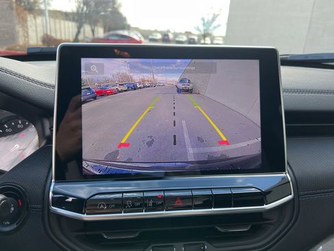 New 2026 Jeep Compass Latitude image 17