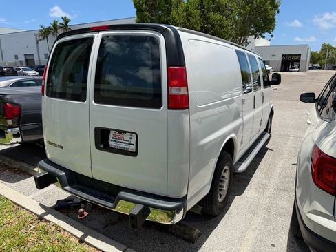 Used 2019 Chevrolet Express 2500 w/ Driver Convenience Package RWD image 9