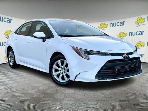 Certified 2023 Toyota Corolla LE image 1