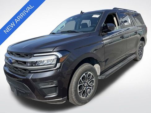 Used 2024 Ford Expedition Max XLT image 6