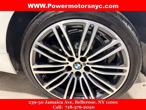 Used 2020 BMW 530e w/ M Sport Package image 14