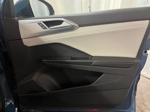 New 2026 Volkswagen Taos SE AWD/4WD image 11