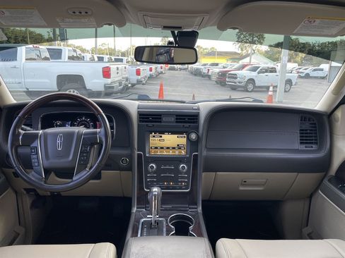 Used 2016 Lincoln Navigator L Reserve AWD/4WD image 5