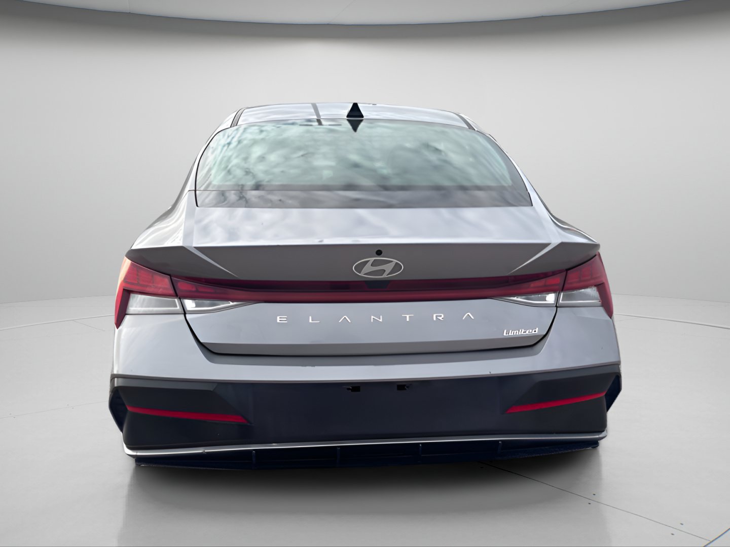 Used 2025 Hyundai Elantra Limited FWD image 9