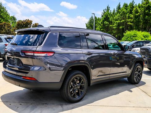 Used 2026 Jeep Grand Cherokee L 2WD image 6