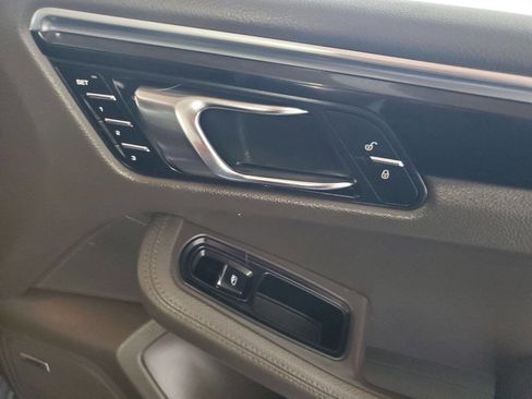 Used 2016 Porsche Macan S image 16