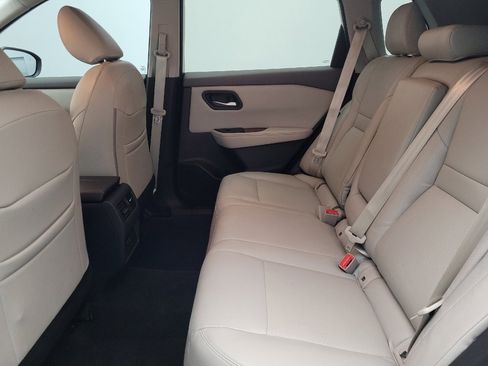 Used 2021 Nissan Rogue SV image 18