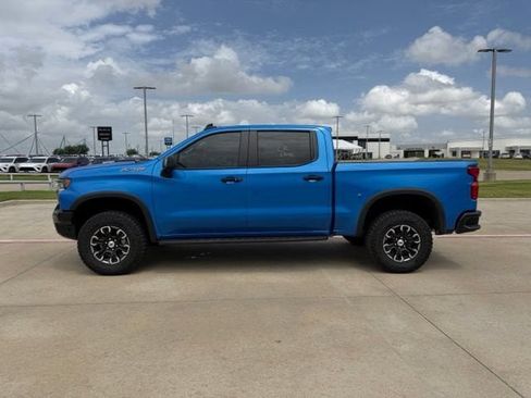 Used 2025 Chevrolet Silverado 1500 ZR2 w/ Technology Package AWD/4WD image 7