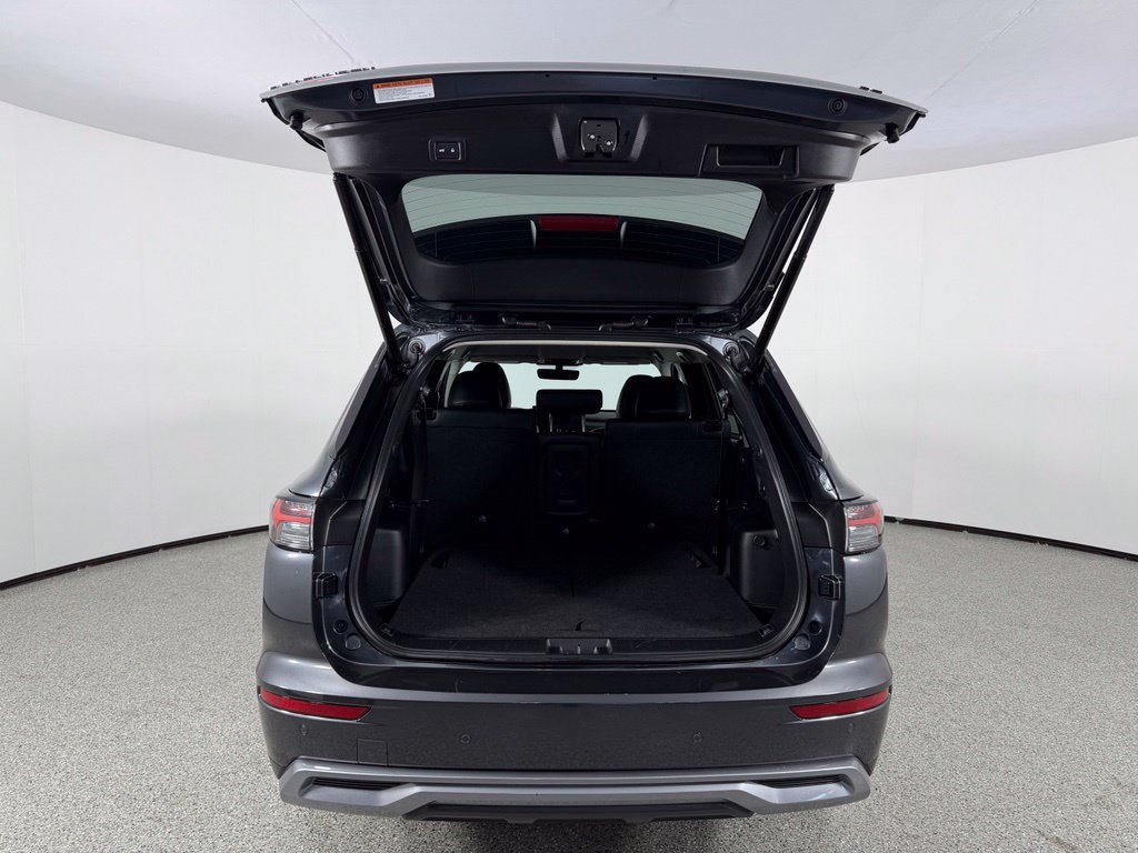 Used 2025 Mitsubishi Outlander SE AWD/4WD image 11