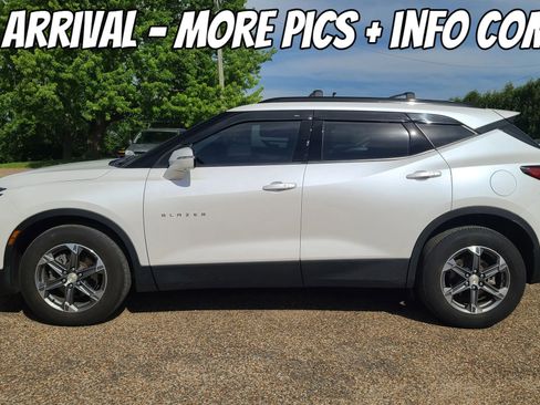 Used 2023 Chevrolet Blazer LT w/ Sound & Technology Package AWD/4WD image 2