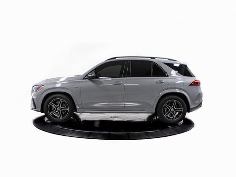 Used 2025 Mercedes-Benz GLE 450e 4MATIC image 2