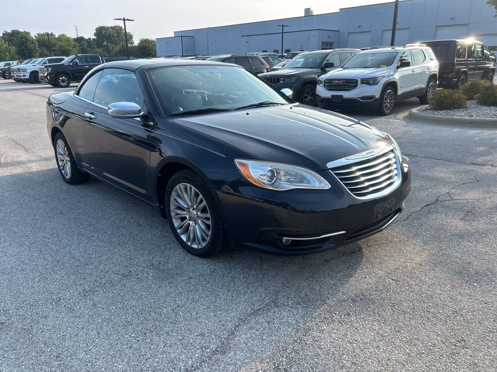 Used 2011 Chrysler 200 Limited FWD image 3