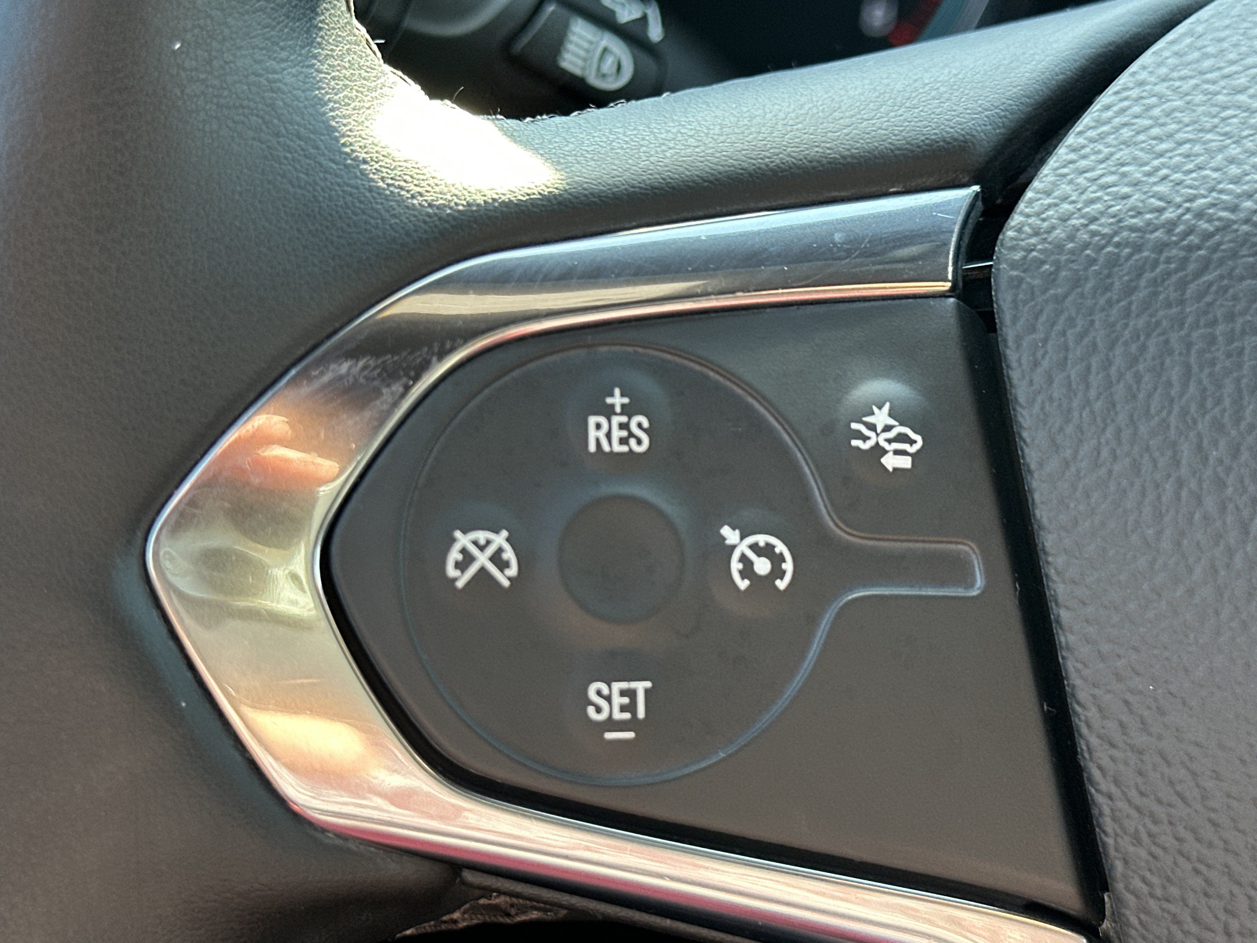 Certified 2023 Chevrolet Traverse LT FWD image 27