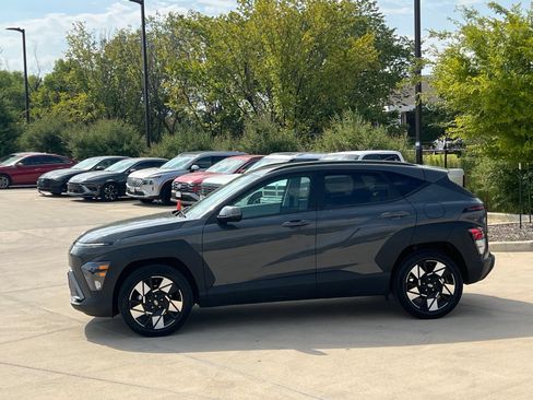 Used 2025 Hyundai Kona SEL FWD image 12