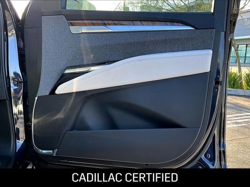 Used 2025 Cadillac Escalade Sport Platinum w/ LPO, ONYX Package AWD/4WD image 21