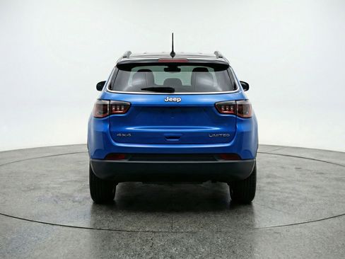 Used 2025 Jeep Compass Limited image 7