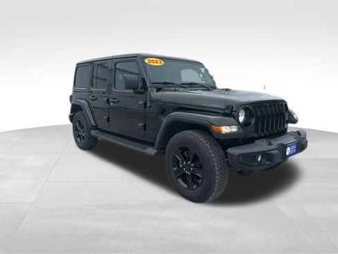Used 2023 Jeep Wrangler Sahara image 12