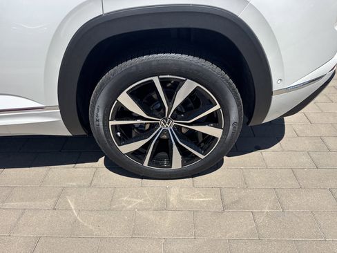 New 2026 Volkswagen Atlas Cross Sport SEL Premium R-Line AWD/4WD image 12