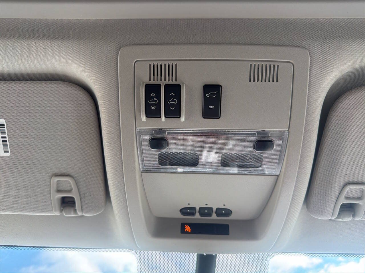 Used 2013 Cadillac Escalade Luxury AWD/4WD image 32
